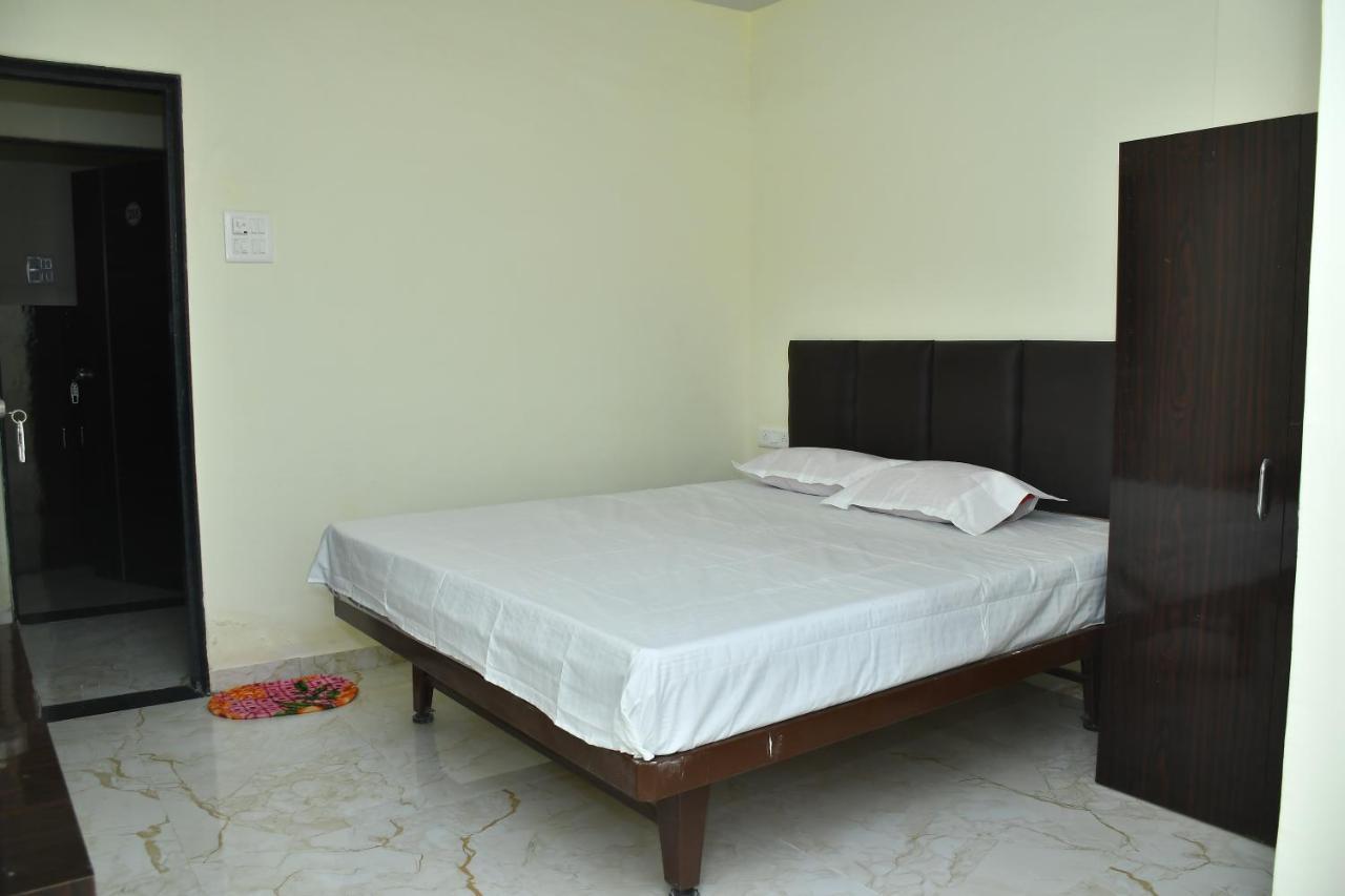 Hotel Kalika Residency Akalkot ภายนอก รูปภาพ
