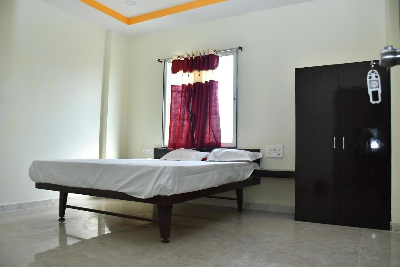 Hotel Kalika Residency Akalkot ภายนอก รูปภาพ