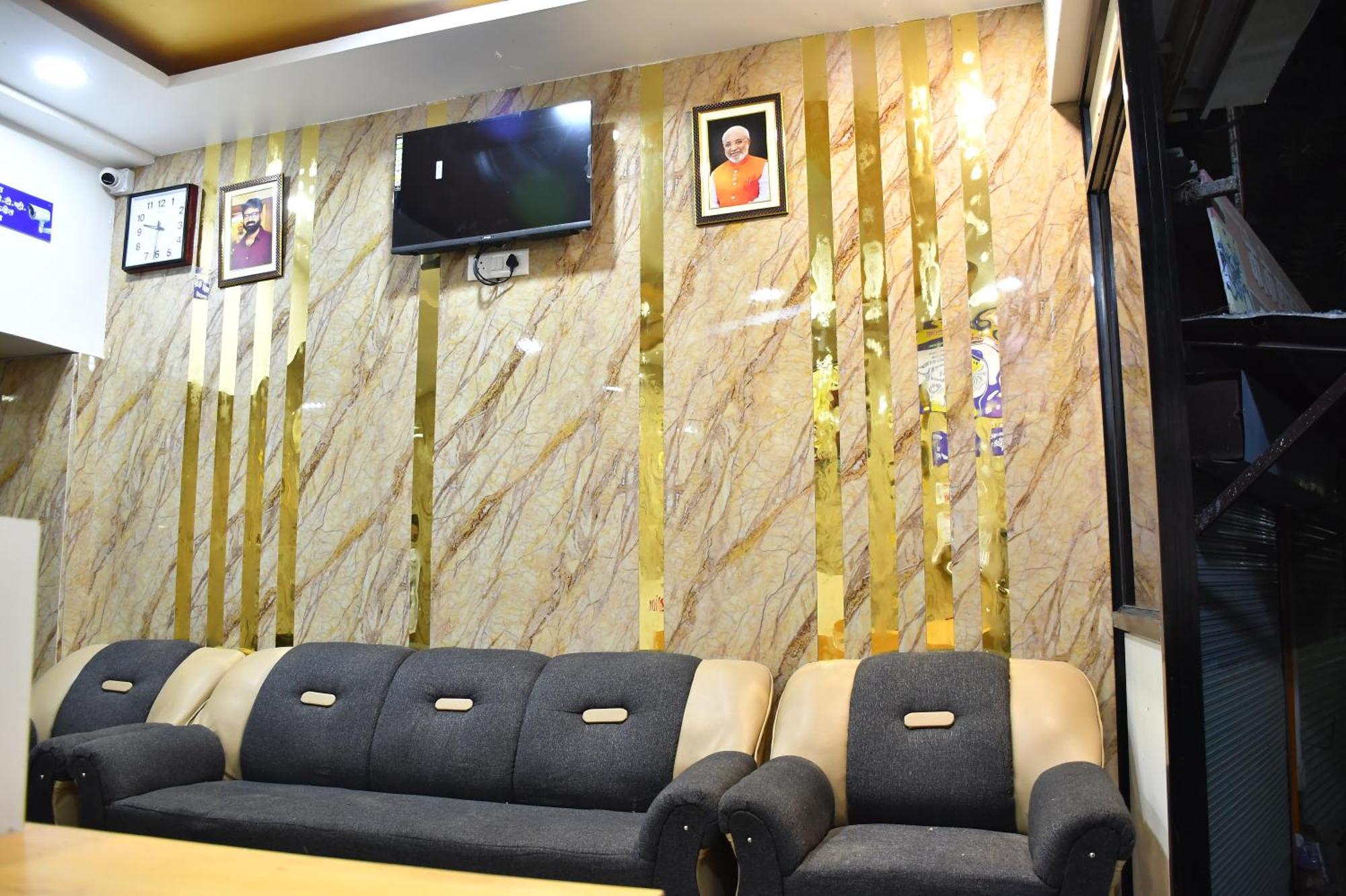 Hotel Kalika Residency Akalkot ภายนอก รูปภาพ